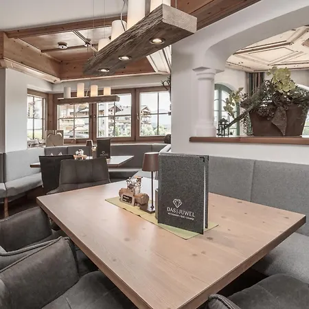 Kaiserjuwel 4 Sterne Superior Hotel 4*