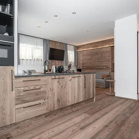 Hotel Kaiserjuwel 4 Sterne Superior 4*